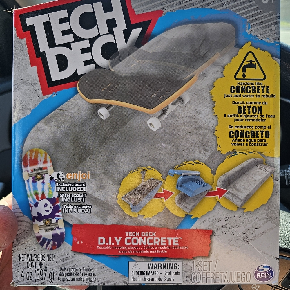 Skateboard toy